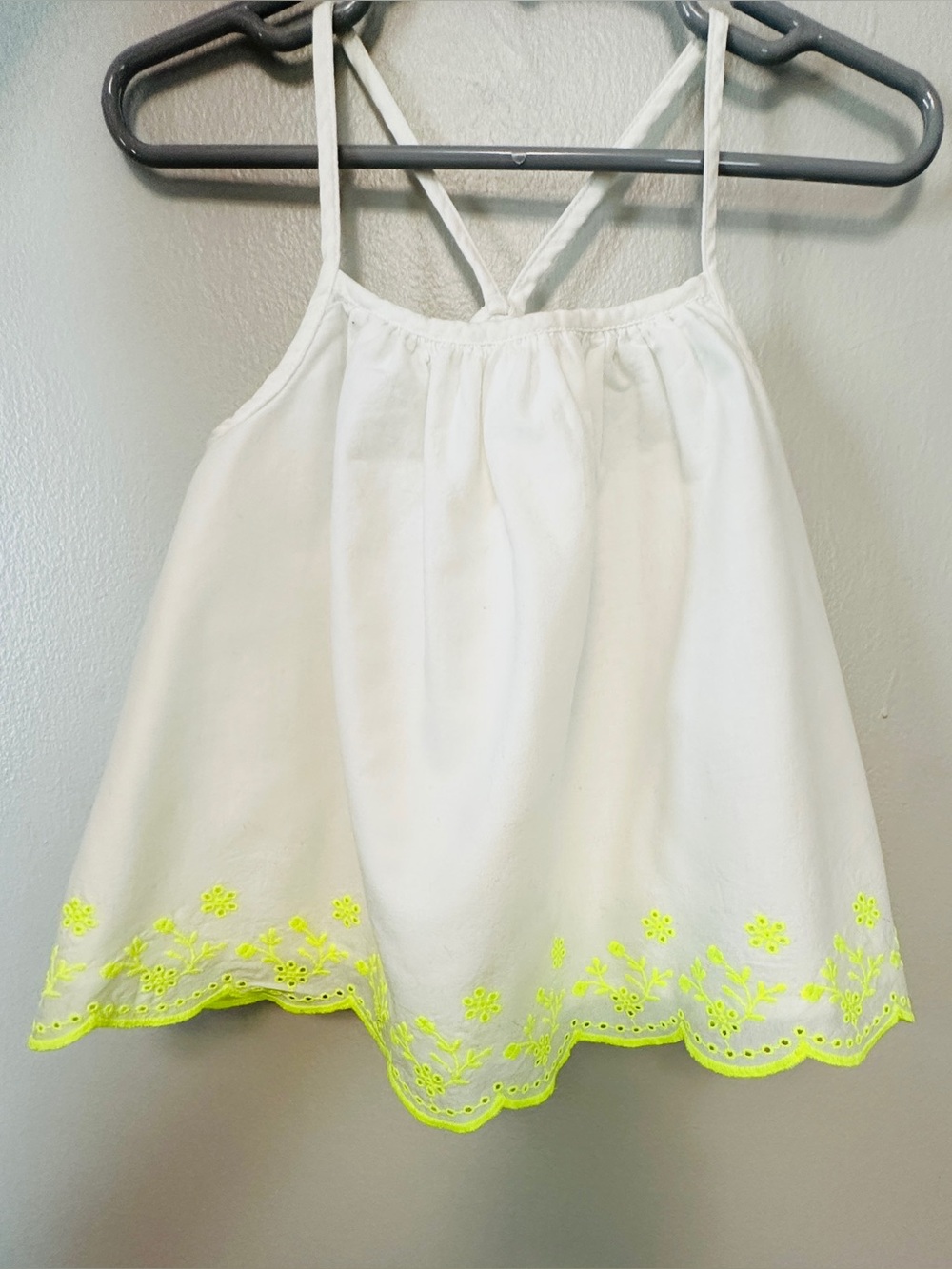 NWOT GAP White Top with Neon Yellow Embroidery